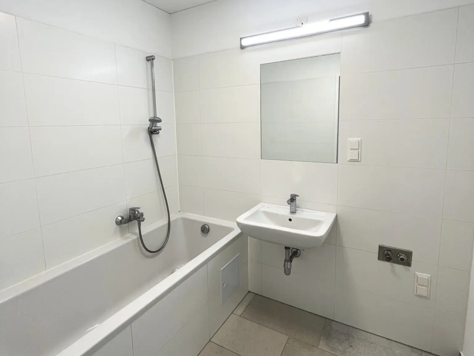 Q11 Leben in Simmering - 
Lichtdurchflutete Balkonwohnung mit 3 Zimmern und Deckenkühlung!