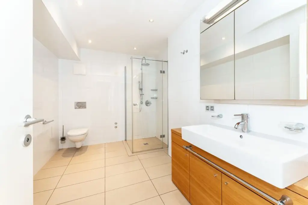 Exklusive Dachgeschoss-Maisonette mit Blick über Wien nahe dem Schwarzenbergplatz