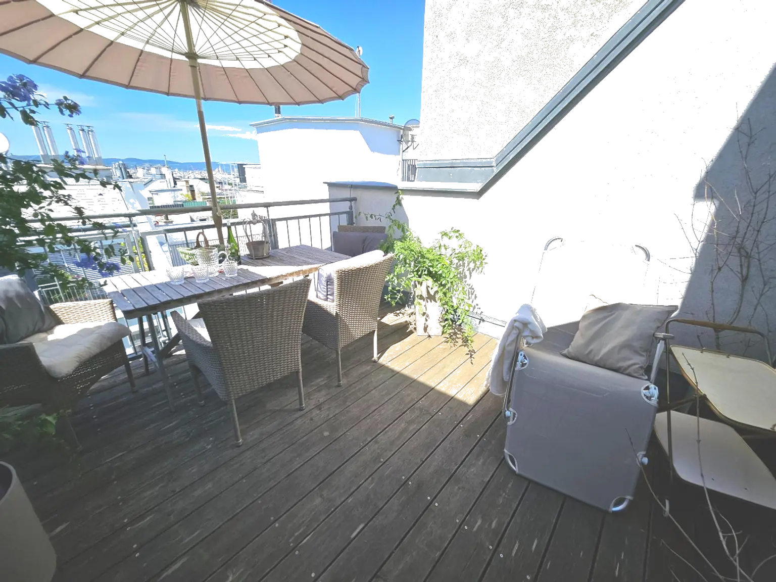 FERNBLICK ! DACHTERRASSEN ! RUHELAGE ! TERRASSENWOHNUNG ! Dachterrassen Maisonette mit herrlichem Ausblick!