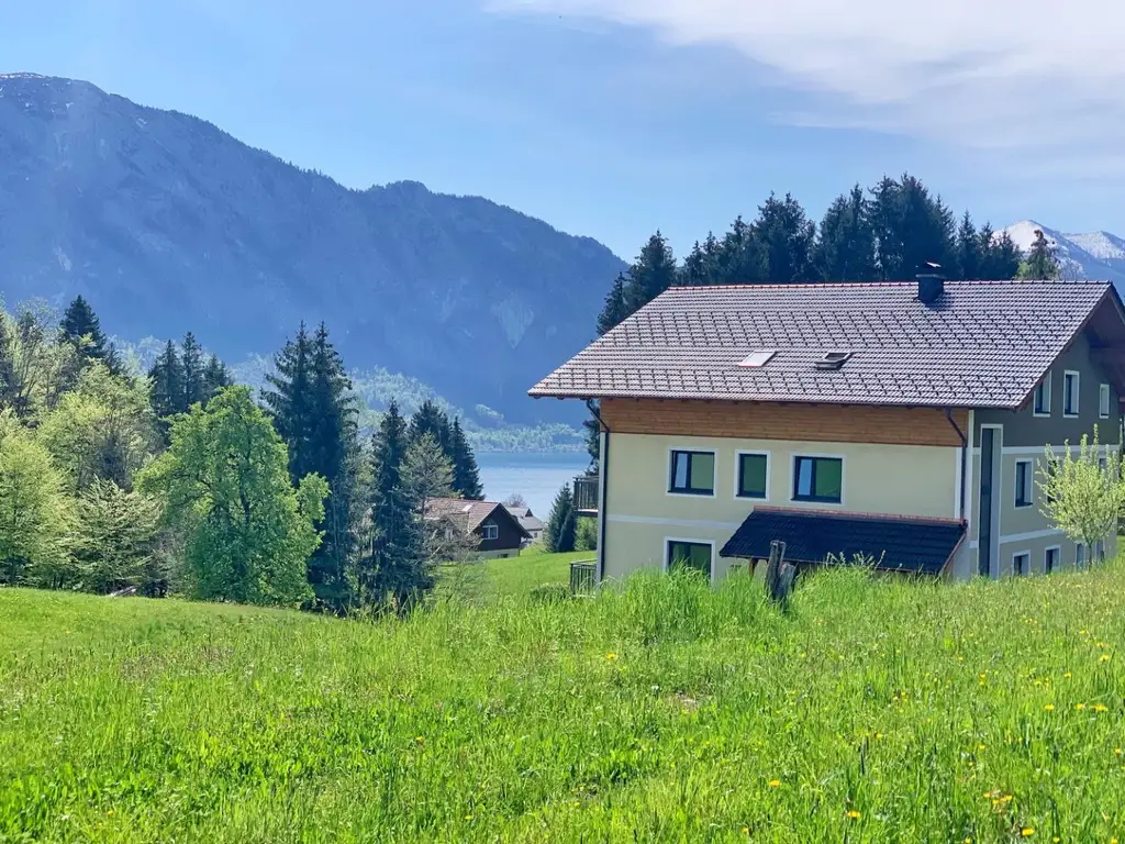 ZWEITWOHNSITZ ** ERSTBEZUG ** großzügige 5 Zi. Whg. in erhöhter Grünruhelage mit herrlichem Berg + Seeblick