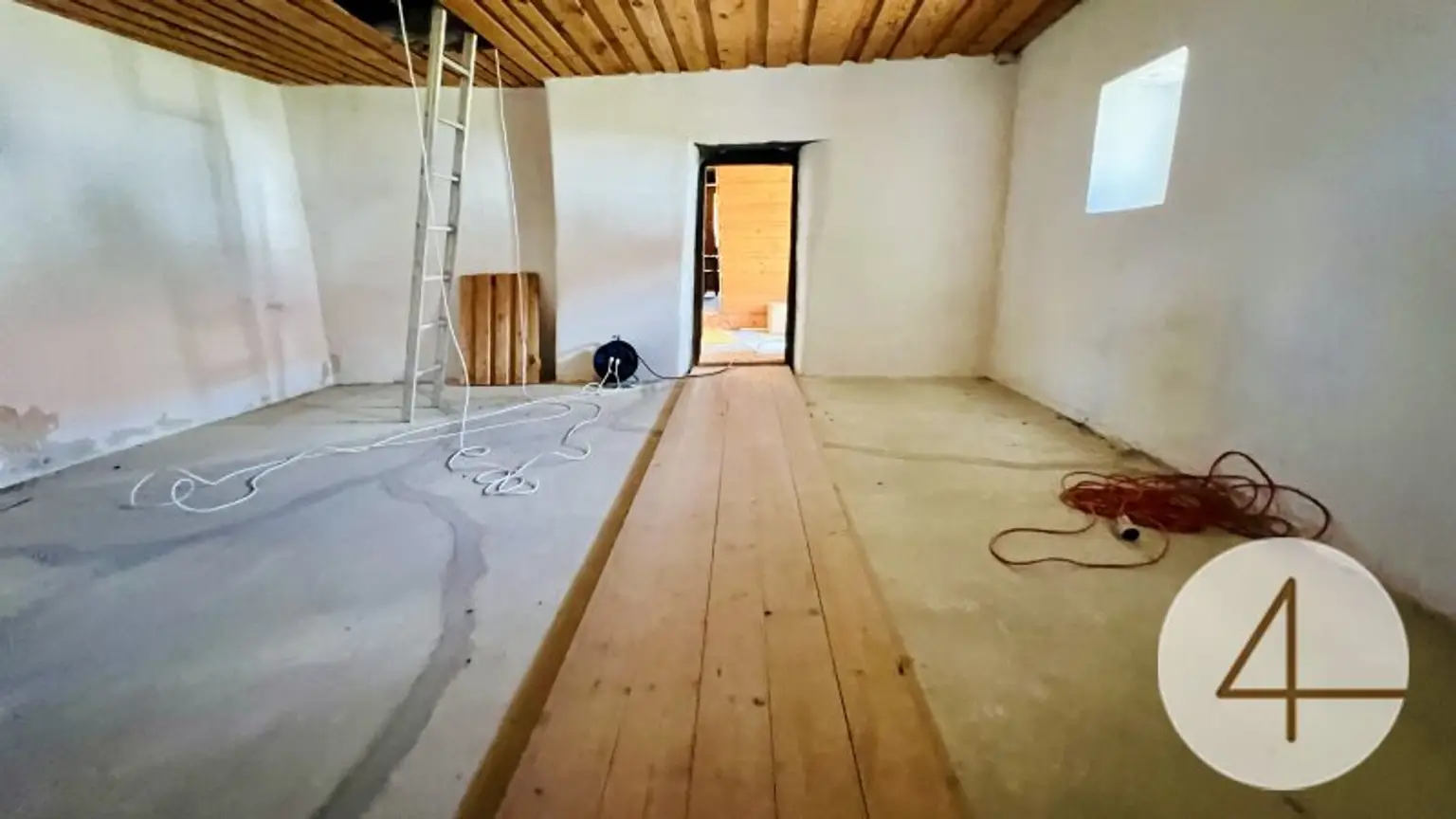 6 Minuten nach Geras - gut erhalten und teils renovierter Vierkanthof - großes Grundstück 2601m² - Brunnen am Grund