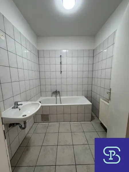 Provisionsfrei: Klassischer 80m² Altbau mit 3 Zimmern und Einbauküche - 1090 Wien