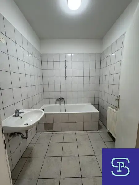 Provisionsfrei: Klassischer 80m² Altbau mit 3 Zimmern und Einbauküche - 1090 Wien