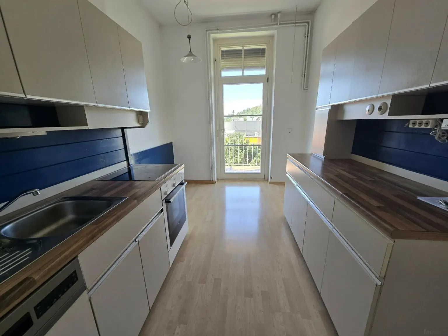 Wunderschöne Altbauwohnung mit Blick ins Grüne!