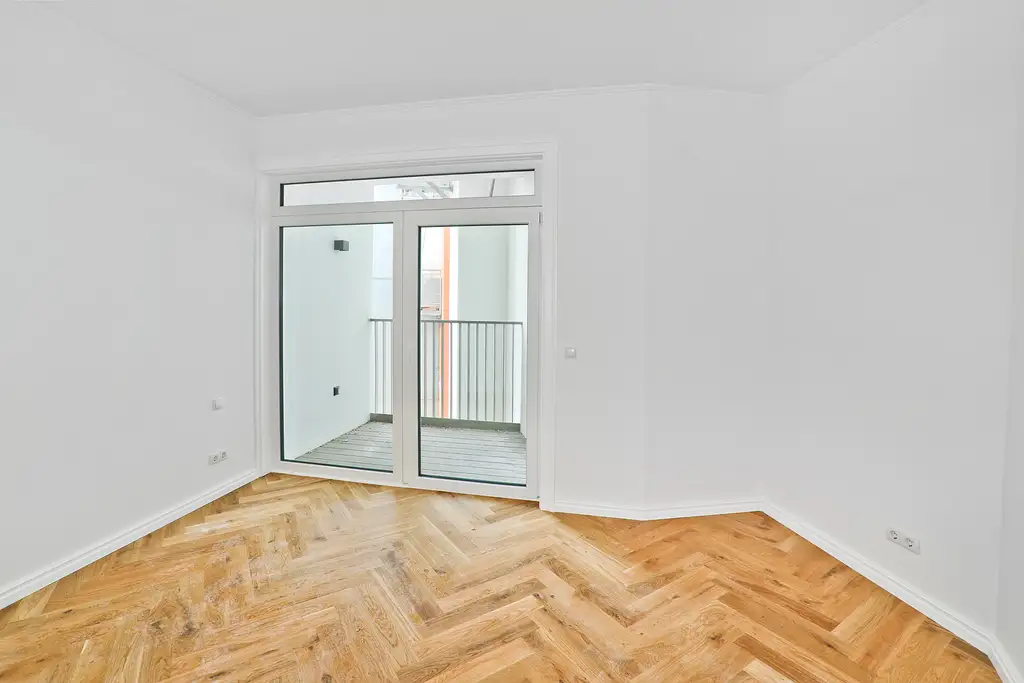 VIEVIENNE - Lichtdurchflutete Altbauwohnung mit 3 Zimmer und Loggia