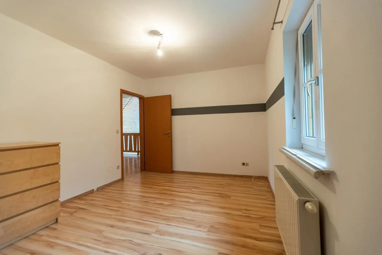 Wunderschönes Haus mit großer Hobbywerkstatt und großem Hofplatz - Ruhelage!