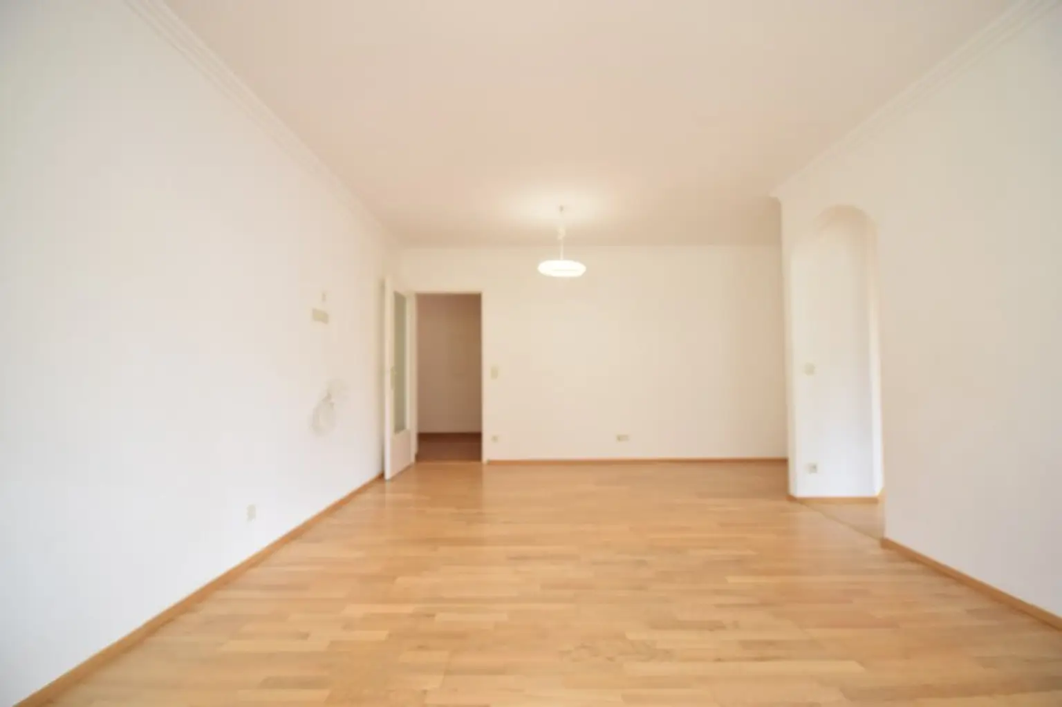 Wohnbereich - Gediegene 3 Zimmer Wohnung mit Balkon und Gartennutzung Miete Oberndorf bei Salzburg