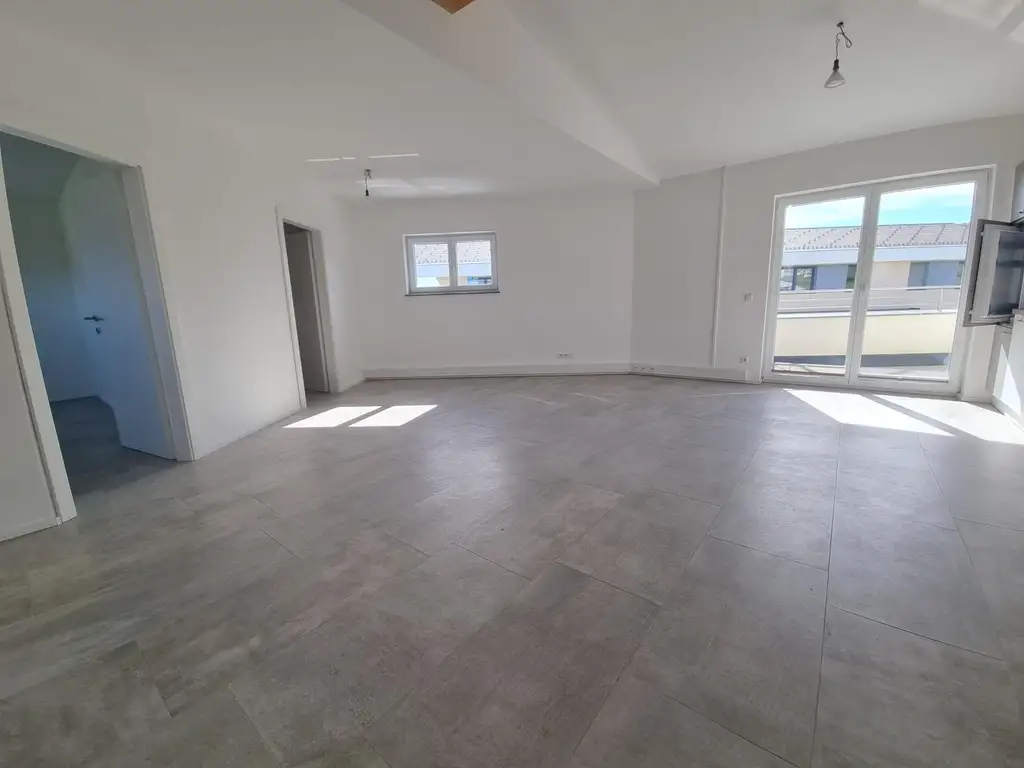 Moderne 2 Zimmer Mitarbeiter- oder Dienstwohnung mit Balkon
