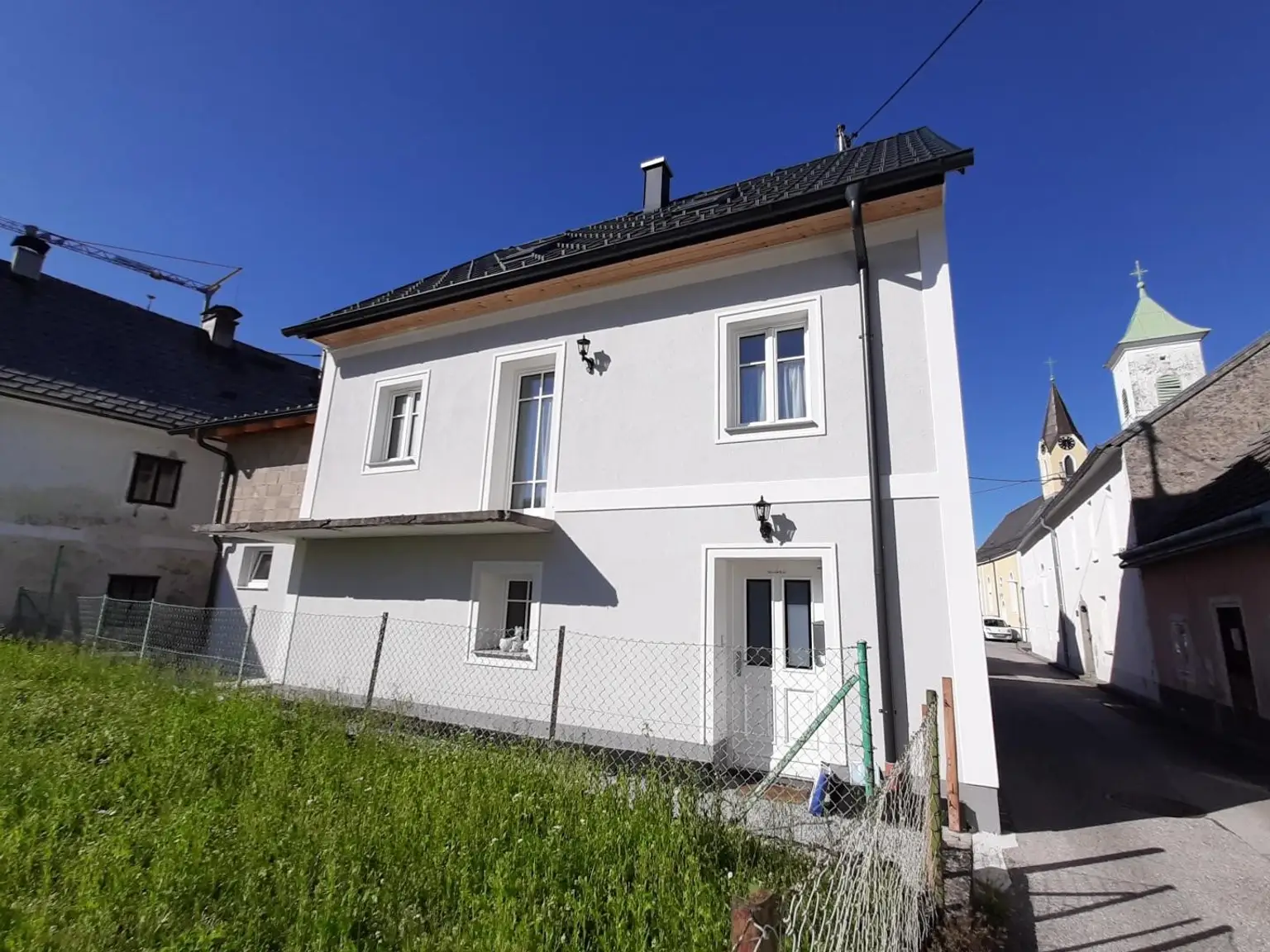 Süd-Ansicht mit Nachbar-Garten