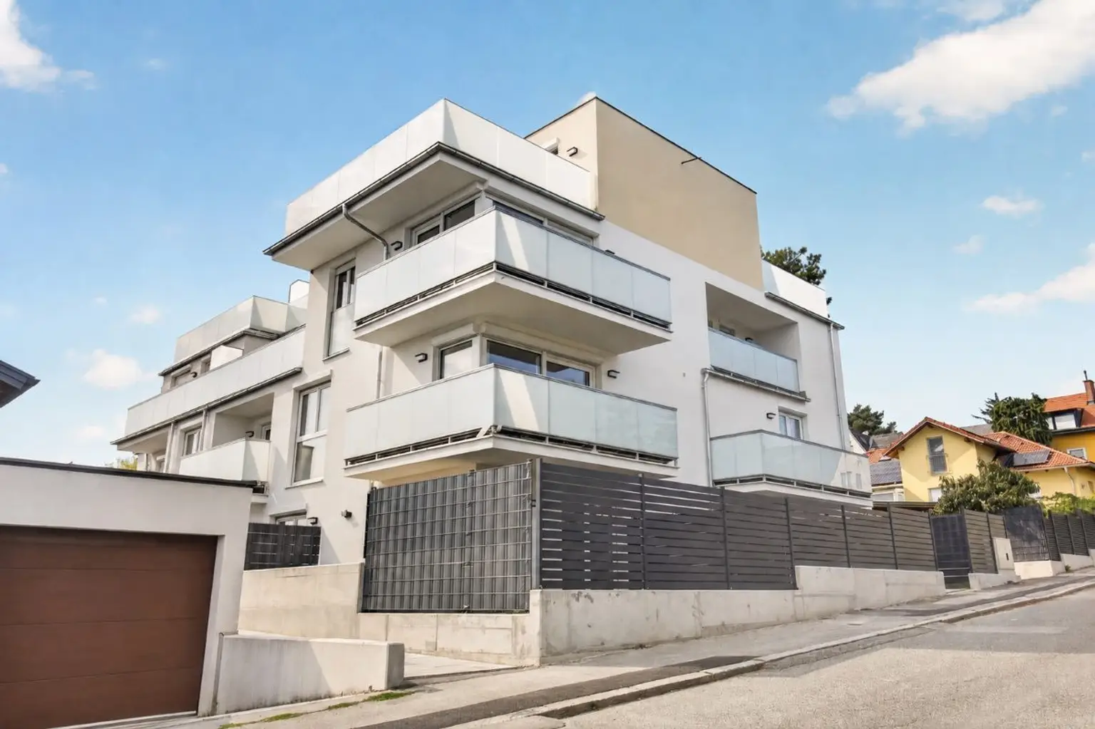 M | THE GREEN 15  ++ ZWEI Zimmer mit BALKON | Prima Service Immobilien