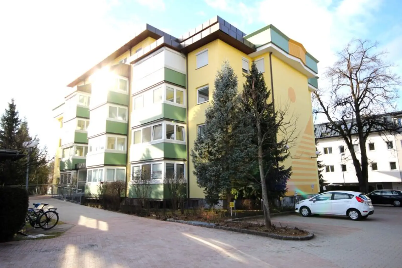 Schöne 2-Zi-Wohnung in Zentrumslage inkl. Tiefgaragenplatz