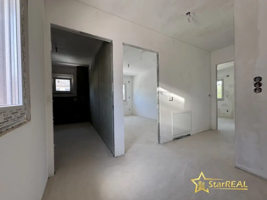 NOCH 1 EINZELHAUS (SCHLÜSSELFERTIG) FREI! 5 ZIMMER/ 3 BADEZIMMER/ 3 TOILETTEN. INKLUSIVE STELLPLATZ.
