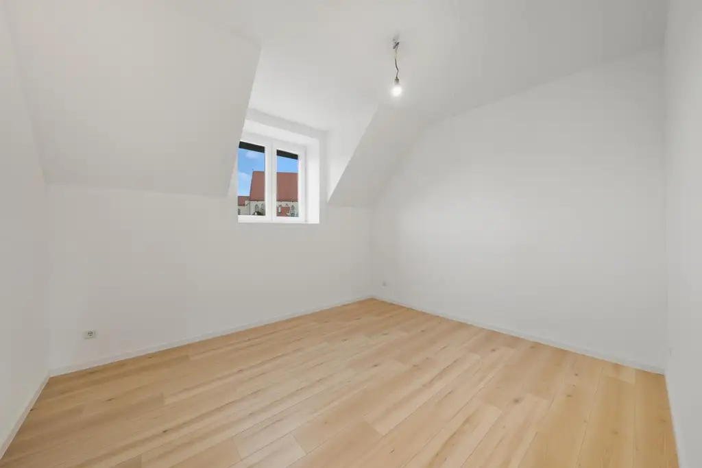 ERSTBEZUG NACH SANIERUNG - 4 Zimmer Dachgeschoss-Wohnung in Eggenburg!