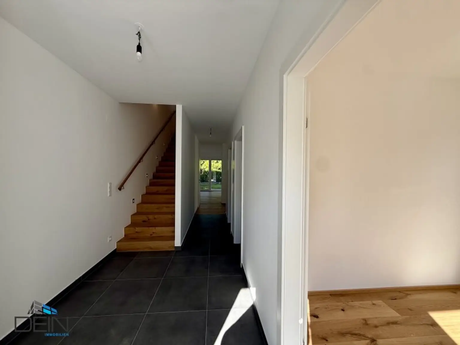 NEU! TRAUMHAFTE 5 ZIMMER DOPPELHAUSHÄLFTEN MIT EIGENGÄRTEN IN MARKGRAFNEUSIEDL!