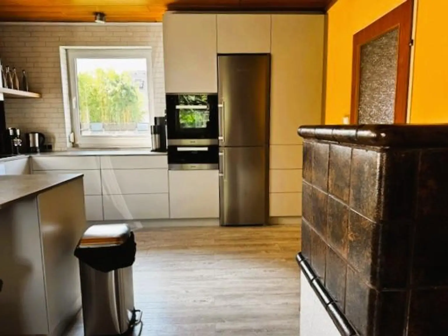 Wohnhaus inmitten vom Gartenparadies