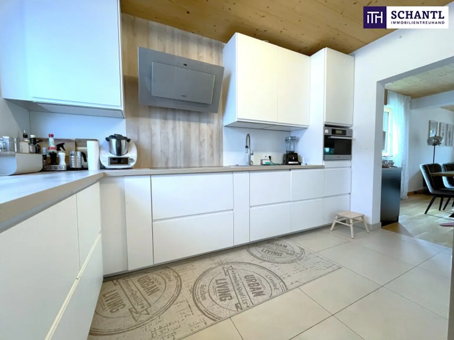 Familienfreundliches Wohnen mit Stil: Sonniges Haus mit Keller, großem Garten, Carport und exklusiver Ausstattung im begehrten Perchtoldsdorf!