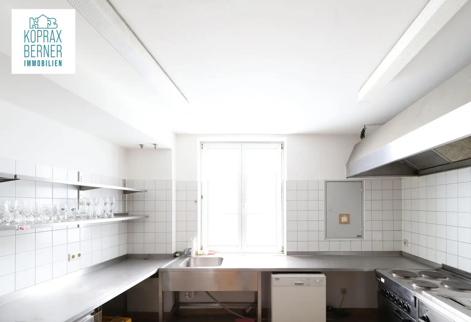 Festsaal mit Gastroküche