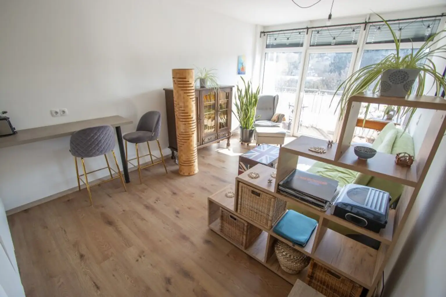 Wohnzimmer und Küche