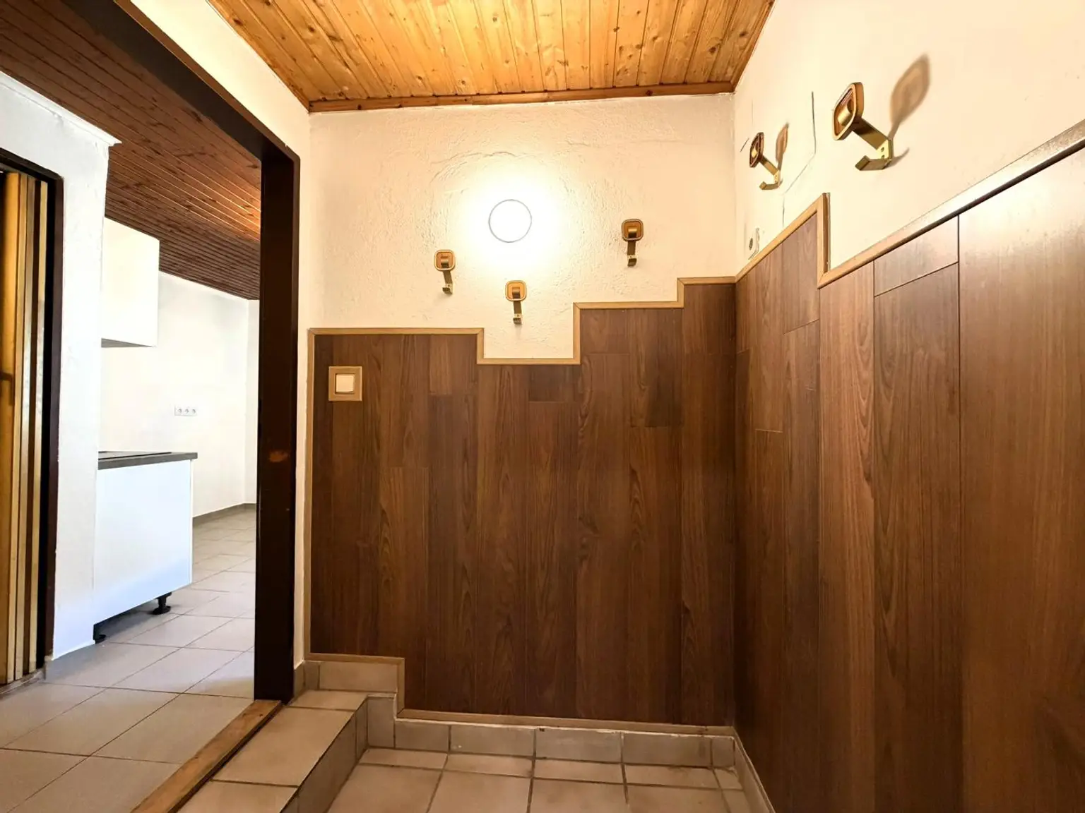 6 Eingangsbereich Gardarobe