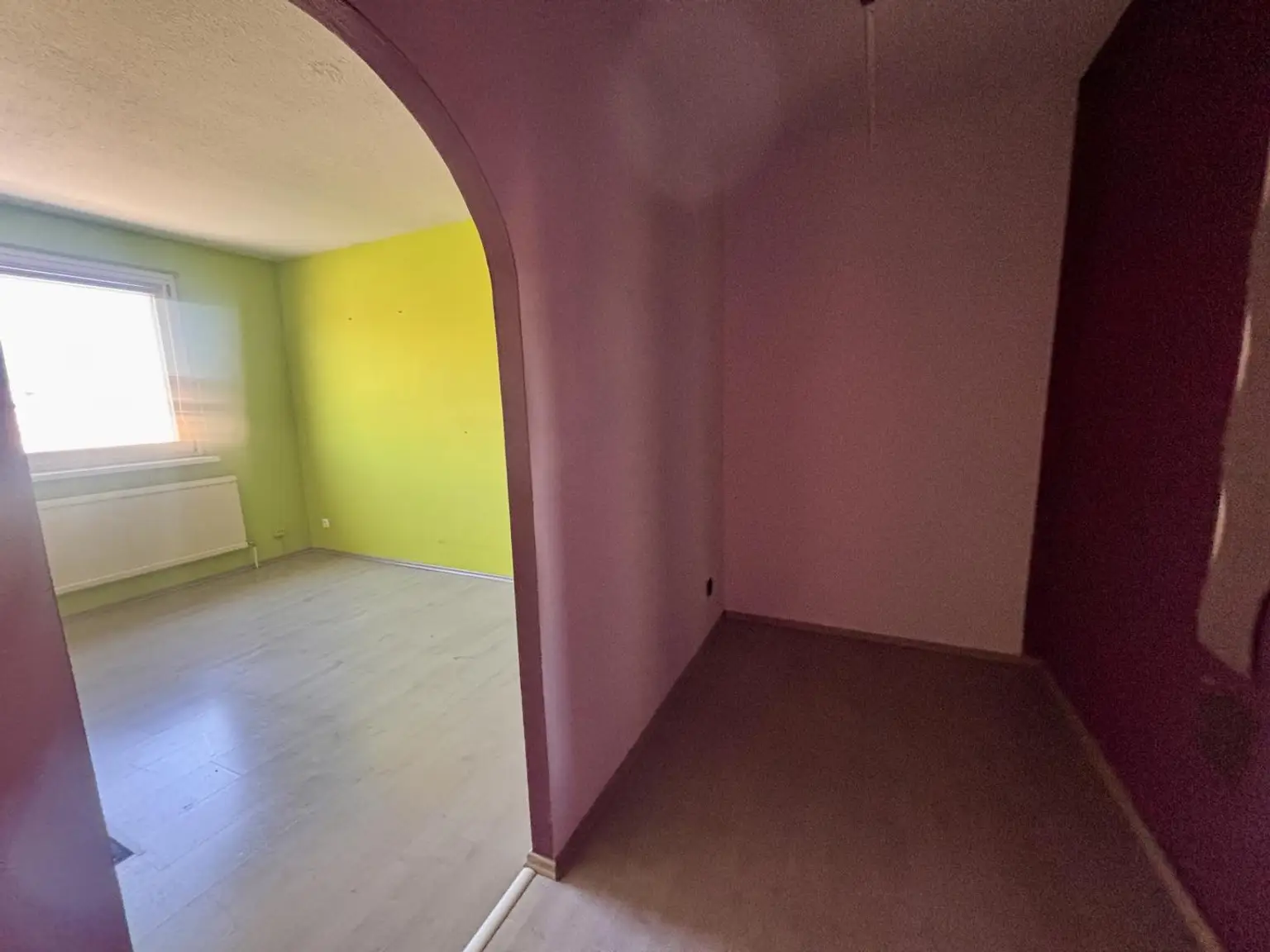Schlafzimmer mit Garderobe