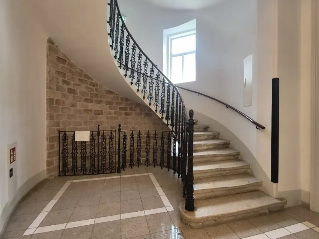 Stilvoll sanierte Altbauwohnung in Toplage – Pilgramgasse, 1050 Wien - U4 Fußläufig