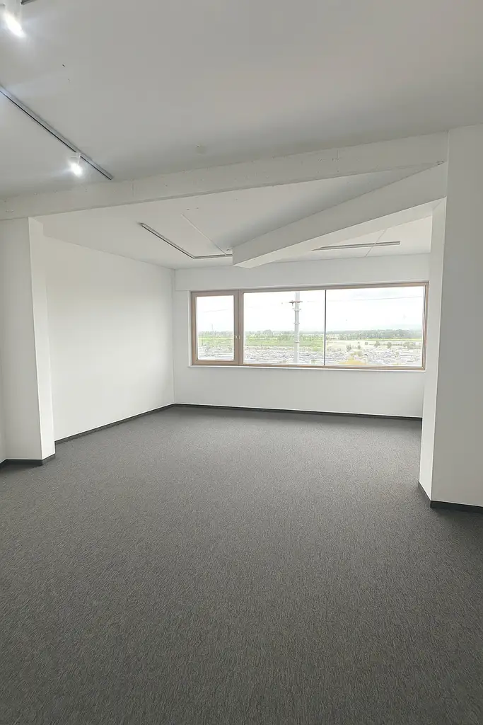 Traumbüro oder Ordination in Deutsch-Wagram: Vielseitig nutzbares Lokal in zentraler Lage!