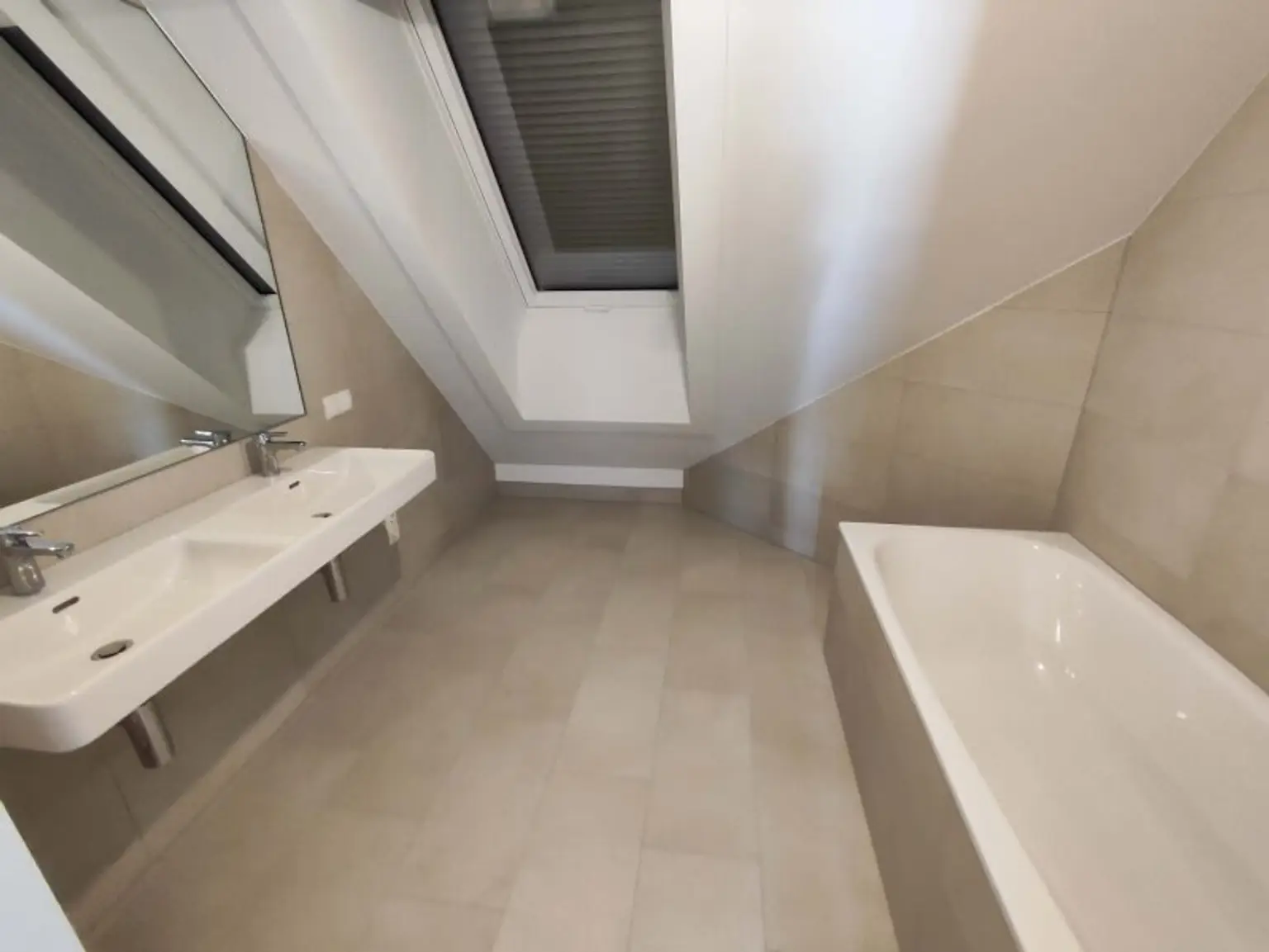 NEUBAU DACHGESCHOß-3-Zimmer-ERSTBEZUG mit Dachterrasse in 1210 Wien! Top 2/51