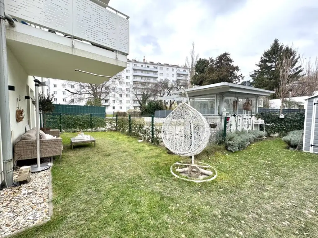 Hofseitiger Gartentraum mit großzügiger Außenfläche - in 10 Minuten beim Donauzentrum - Verfügbar ab 03/2026