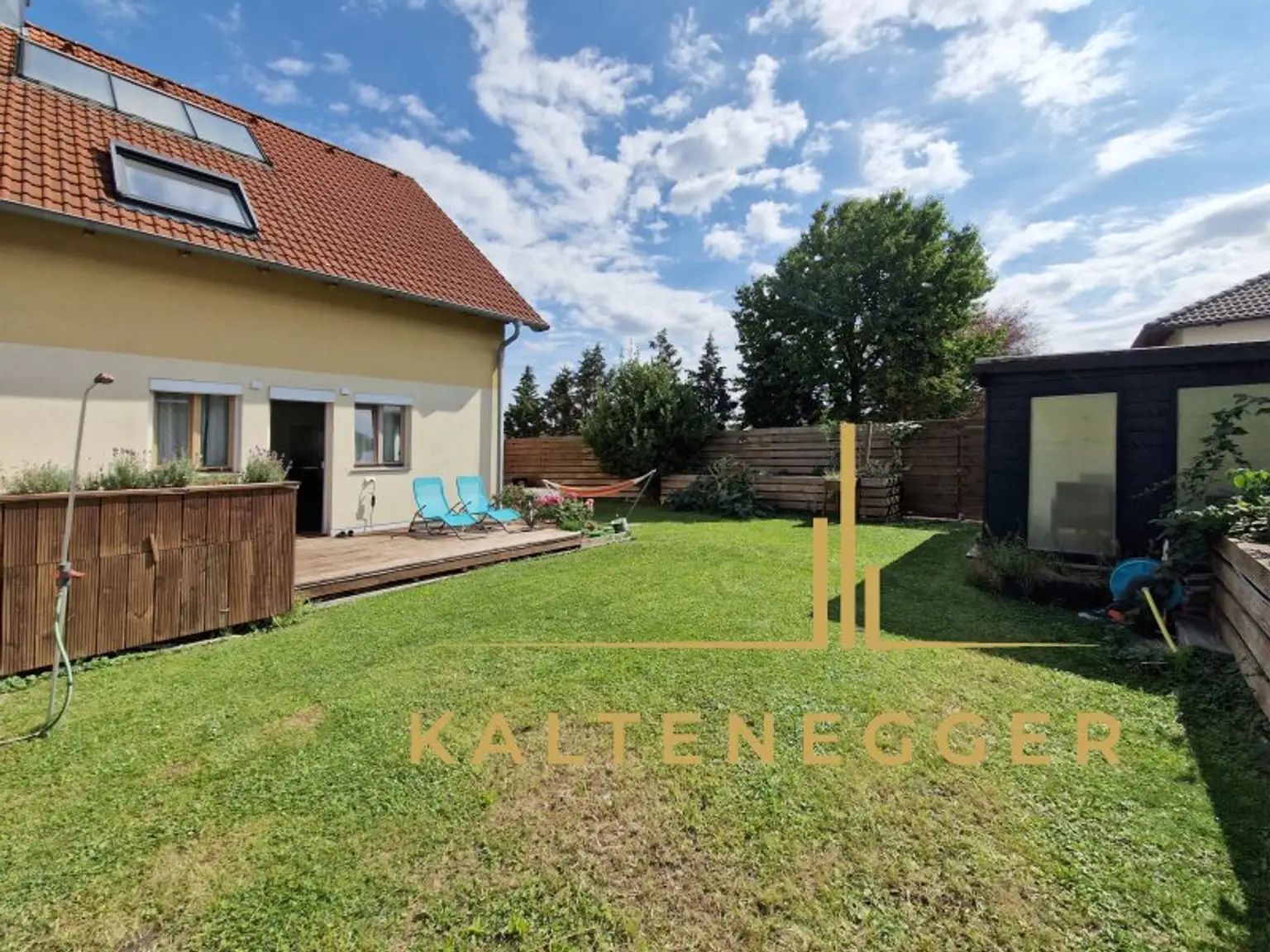 Haus mit großzügig geschnittenem Garten