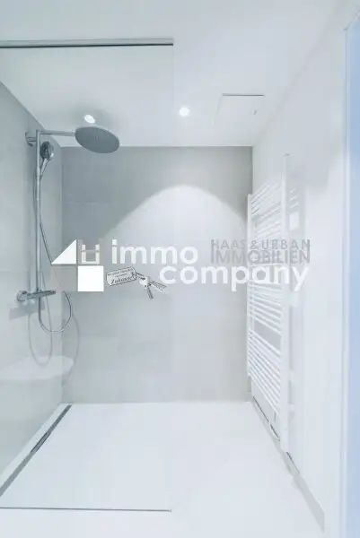Einzigartige 5-Zimmer-Wohnung mit 45 m2 großem Balkon und Stadtblick in einem neuen, mehrstöckigen Premiumgebäude! Pool, Sauna, Gym!2. Bezirk. U2