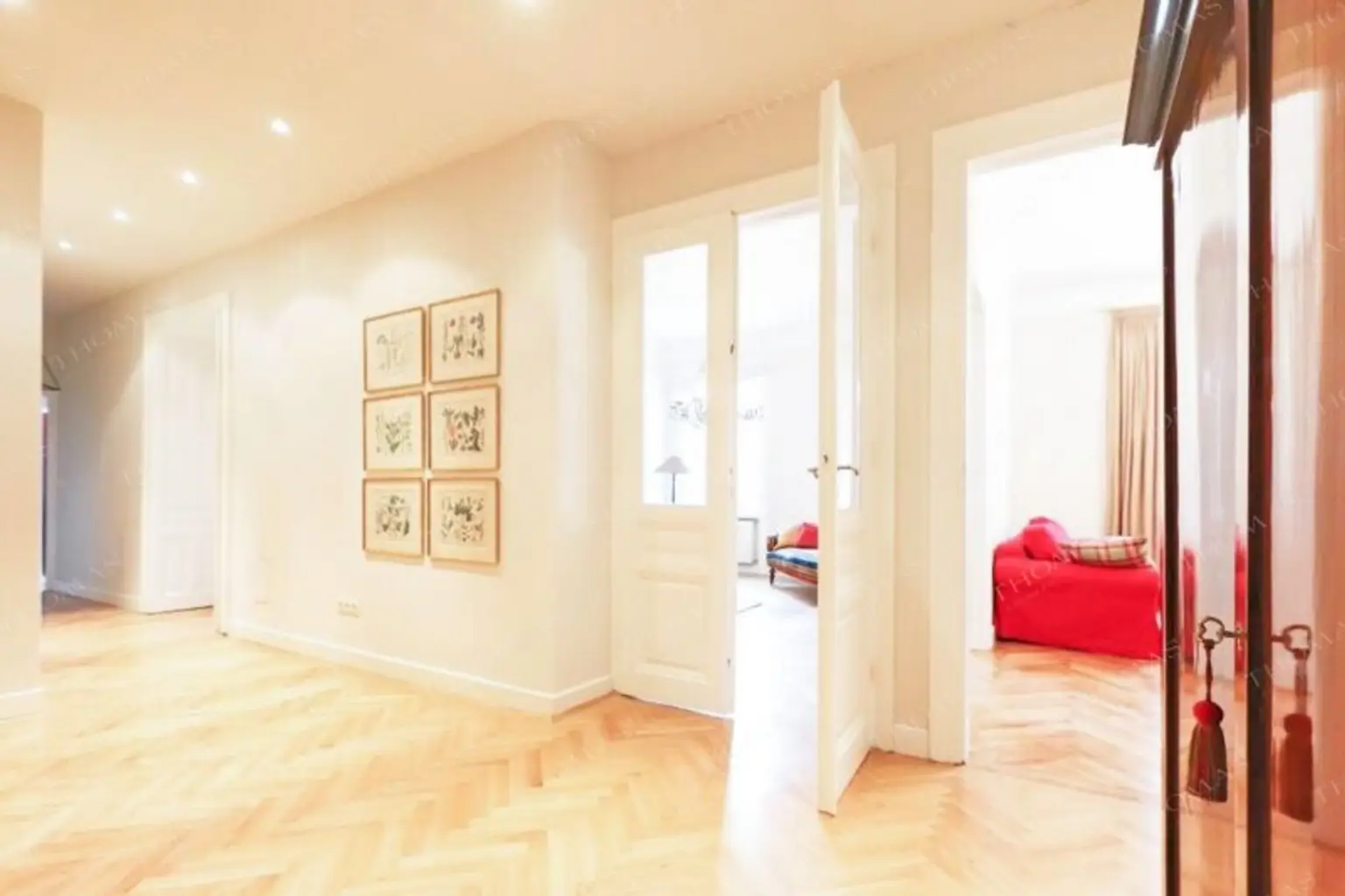 Elegant & zentral – Exklusiv möblierte Altbauwohnung im Servitenviertel