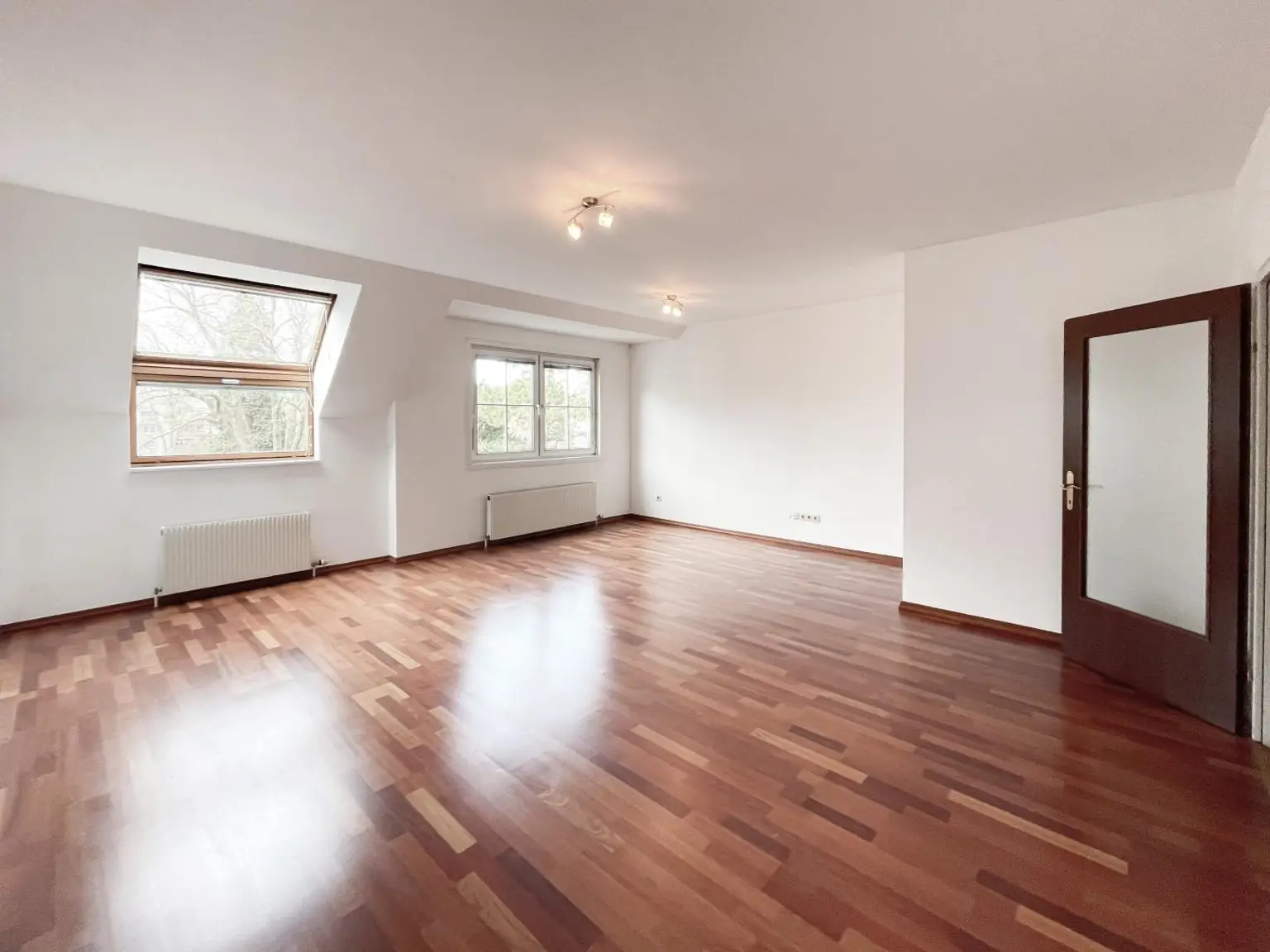 !!! Perfekt für Student(inn)en WG oder für Familien! DG-Maisonette zu mieten!