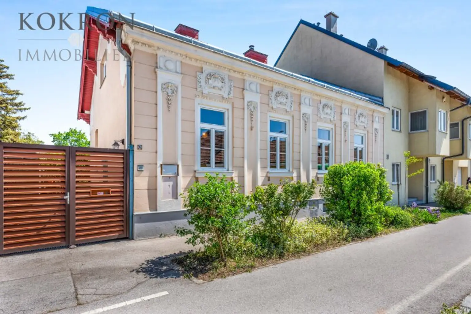 Das Haus straßenseitig