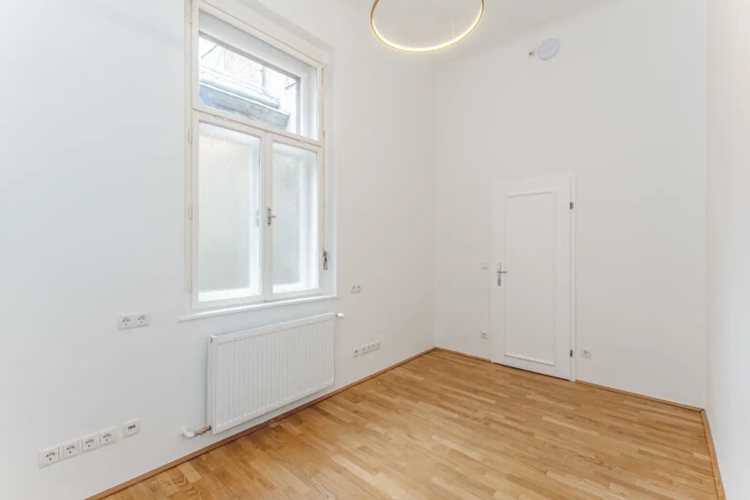 Provisionsfrei! All-In-Bürozimmer am Brahmsplatz als Untermiete!