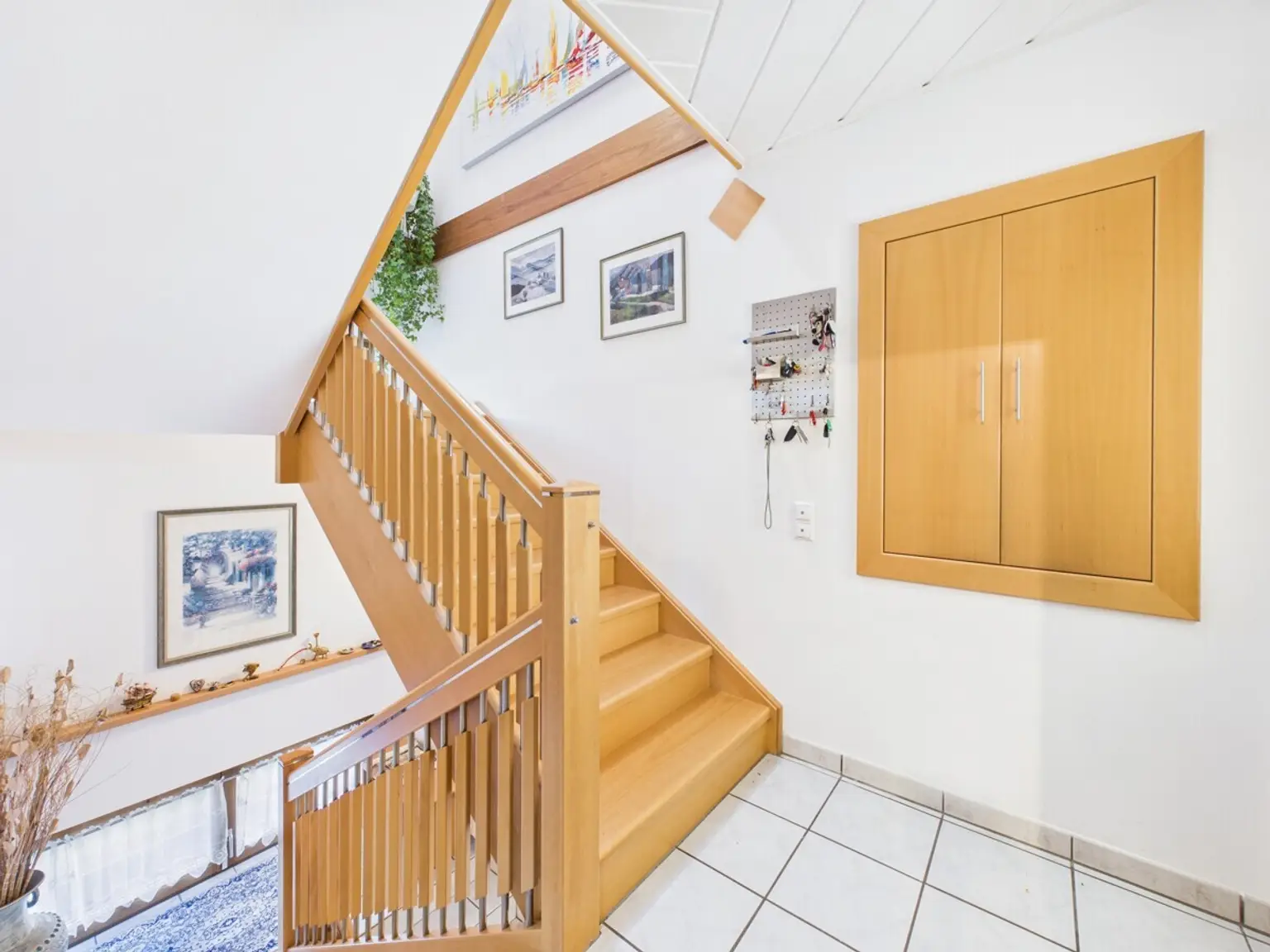 Exklusives Wohnjuwel mit Panoramablick auf die Sternbergkirche – sonnig und ruhig gelegen