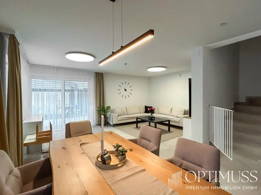 Moderne Doppelhaushälfte mit Terrasse, Pool , Garten & hochwertiger Ausstattung - Exklusives Wohnen in Gerasdorf !
