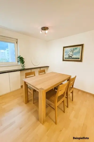 WOHNEN MIT AUSBLICK: Wunderschöne 3-Zimmerwohnung mit 2 verglasten Balkonen nahe Stadtgrenze von INNSBRUCK!