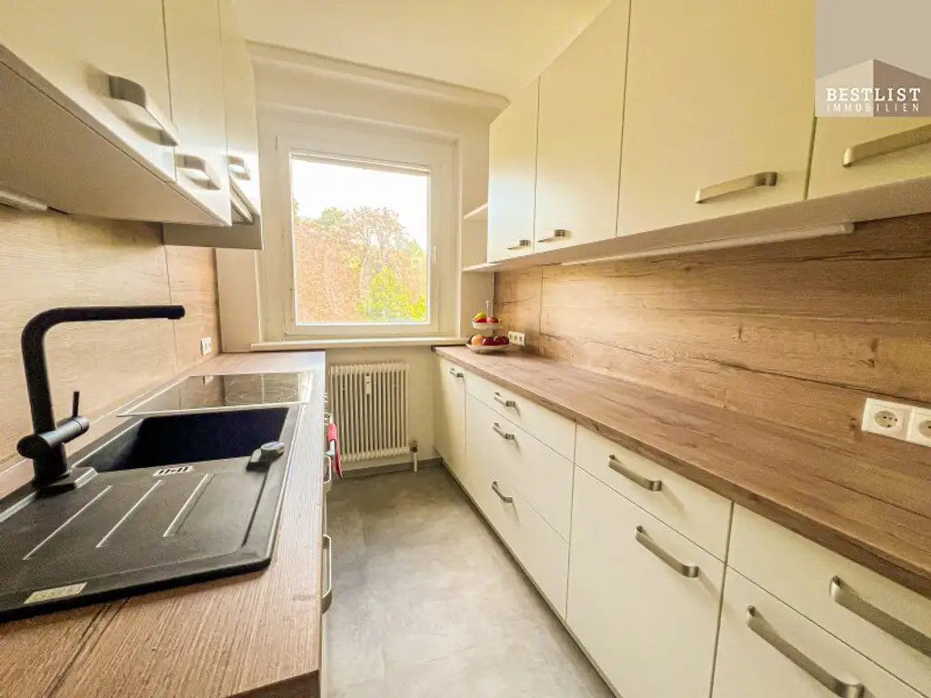 Modernisierte Wohnung mit sonniger Loggia!