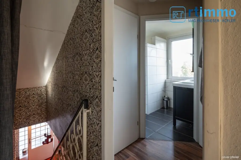 Einfamilienhaus in Stockerau mit schönem Grund - Nähe Freibad.