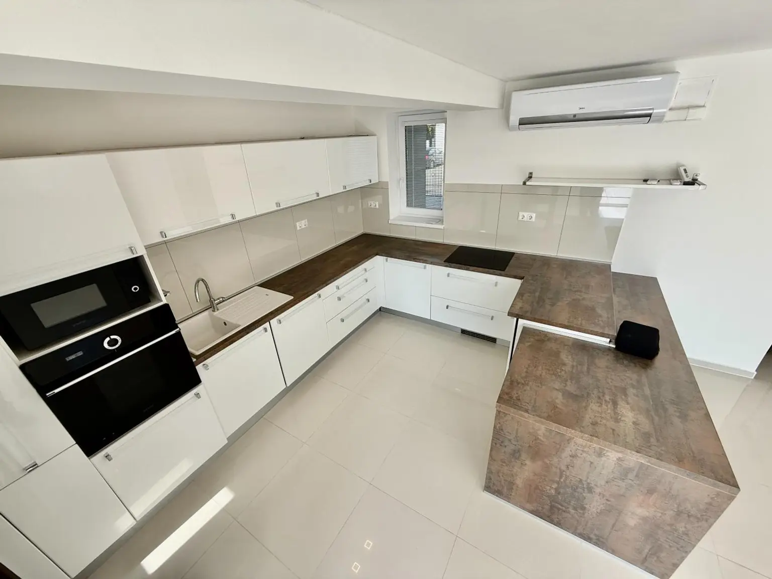 EG offene Küche mit Speis