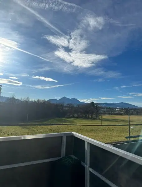 "Alles was ich brauche" - moderne 2-Zimmer-DG-Wohnung am Stadtrand von Salzburg