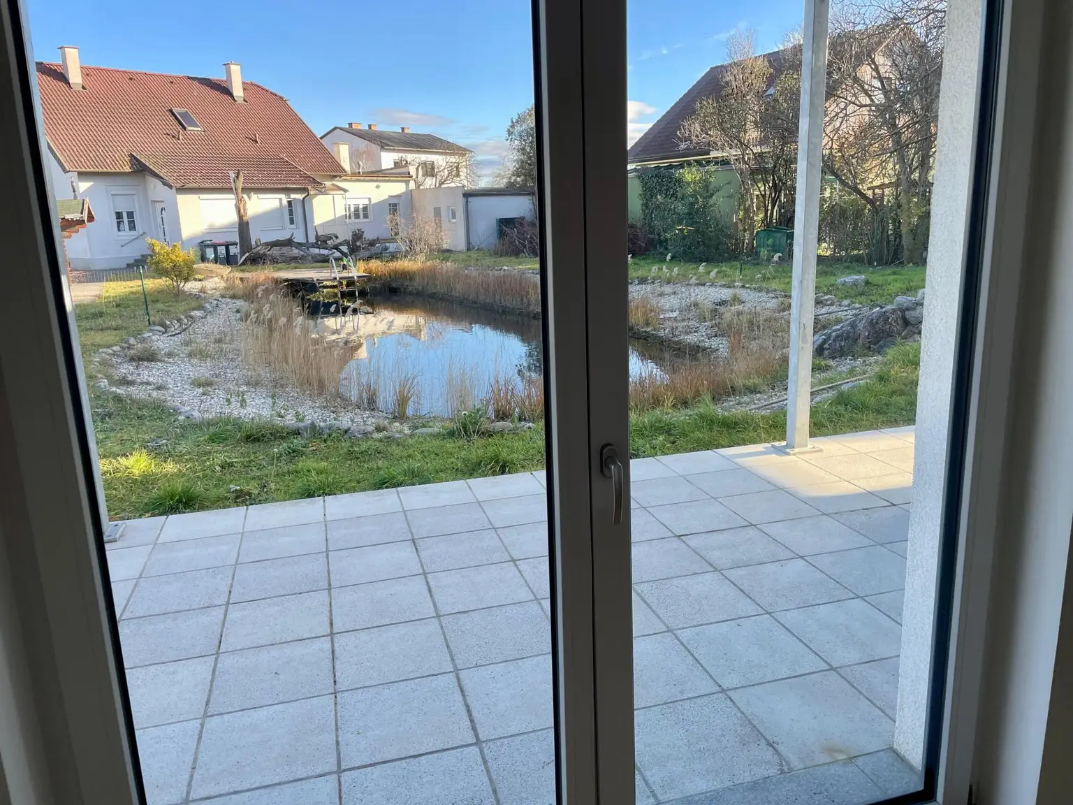 ERSTBEZUG! Top-Eigentumswohnung im Grüngürtel von Wiener Neustadt mit Schwimmteich