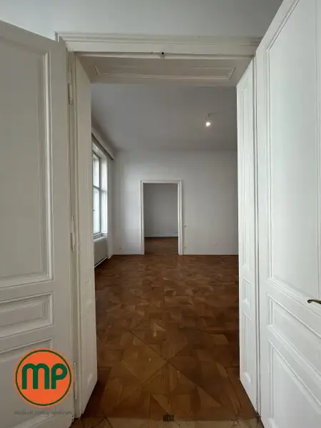Charmante Altbauwohnung im Herzen der Stadt – frisch saniertes Bad & WC