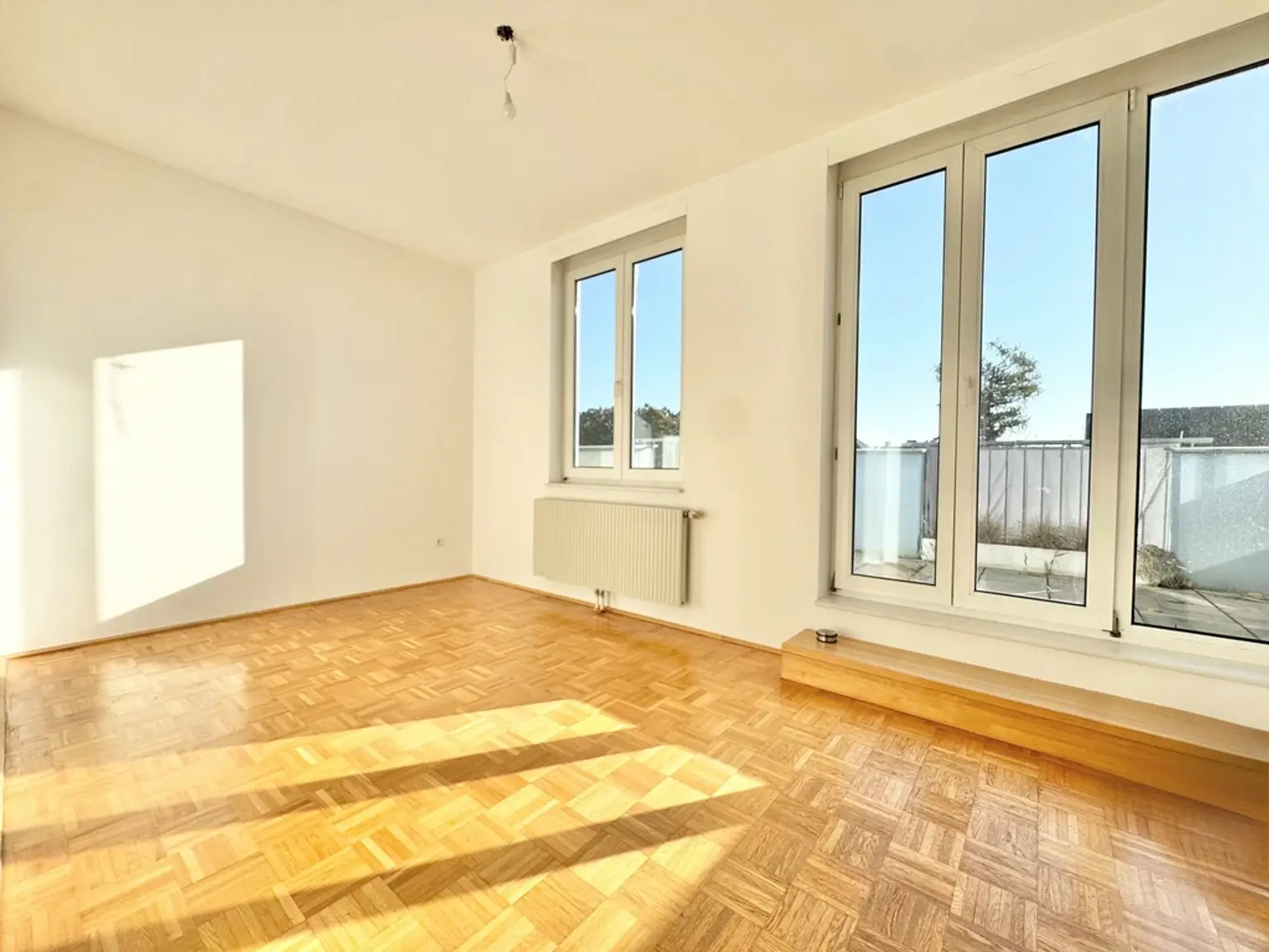 TRAUMHAFTE NEUBAUWOHNUNG IN TOP-GRÜNRUHELAGE | HELLE 3 ZIMMER MIT TERRASSE