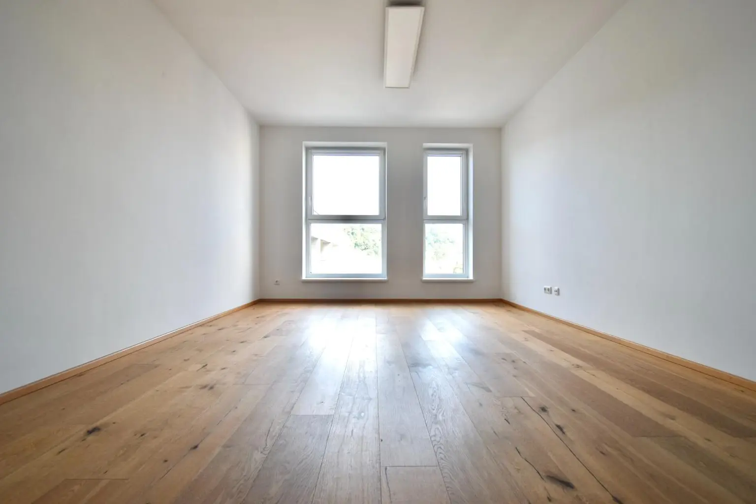 Barrierefreie Eigentumswohnung mit Küche und Tiefgaragenstellplatz im Zentrum von Steyr!