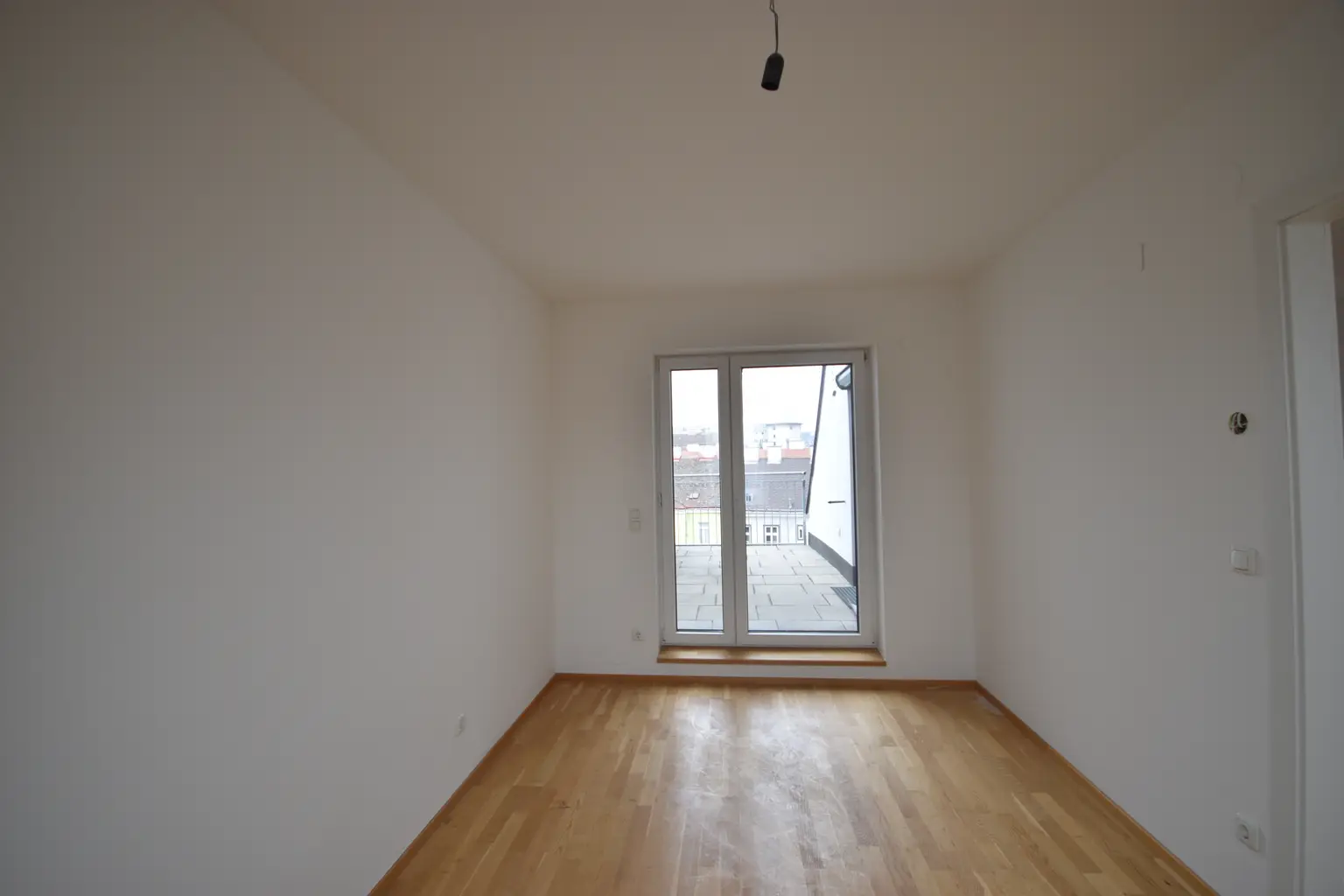 "17. BEZIRK - Traumhafte 3-Zimmer-Maisonette mit Dachterrasse"