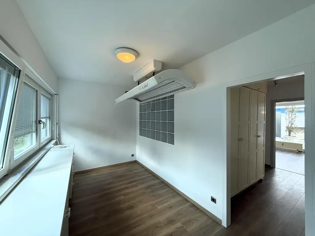Modernes Atelier, Loft, Dachterrasse im Neunzehnten // Modern Studio, loft, roof terrace in the nineteenth //