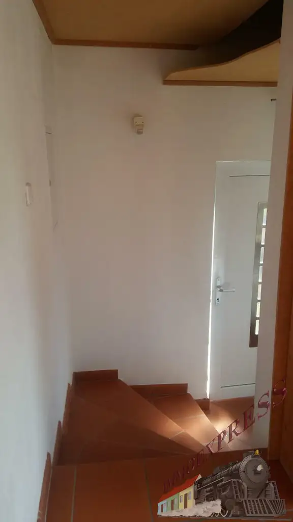 Modernes Mehrfamilienhaus mit 5 Wohneinheiten in Ruhelage – vollvermietet !