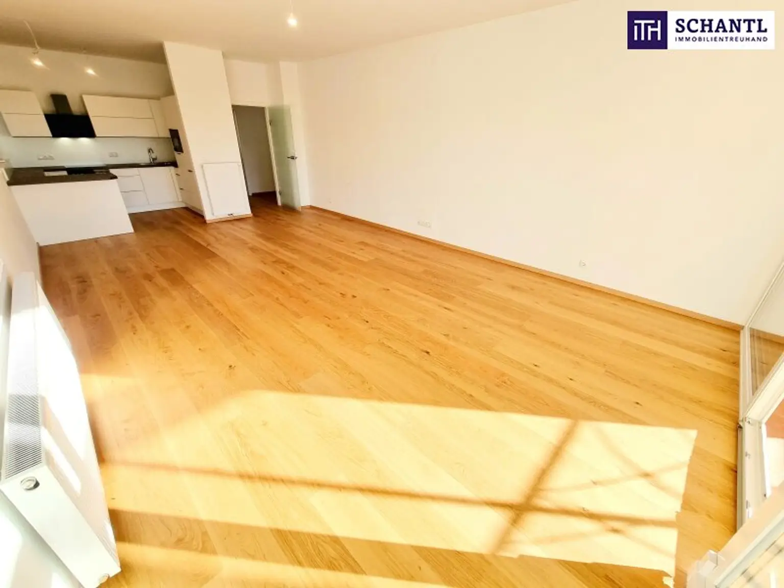 Ruheoase im Grünen! Sonnig. Saniert. Einfach super! Erstbezug mit Wohlfühlfaktor! 4 Zimmer + 2 Balkone + Garagenplatz + Hochwertige Einbauküche! Grün wohin das Auge reicht!