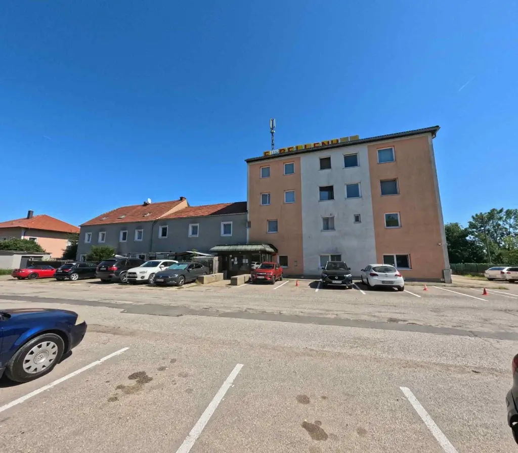 Zinshaus mit 59 Wohneinheiten plus 1 Büro  voll vermietet- FORELLENHOF